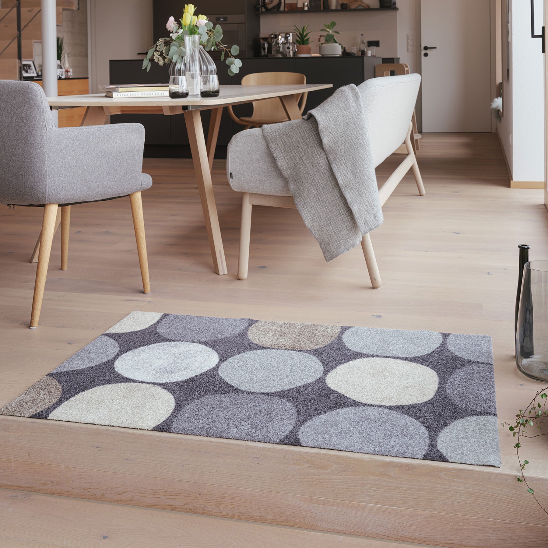 Fußmatte 75x120 Dots pattern city chic grau