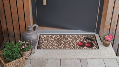 Kleiner Fußabtreter mit Leoprint und Kirschen